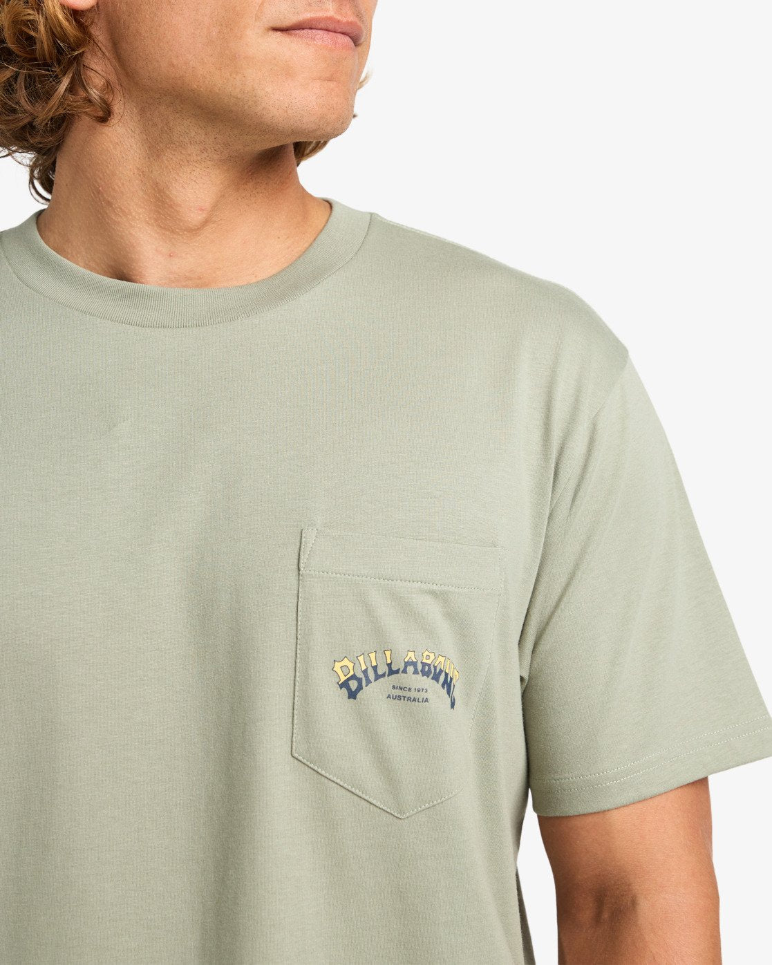 Billabong Stacked Arch - Taschen-T-Shirt für Männer